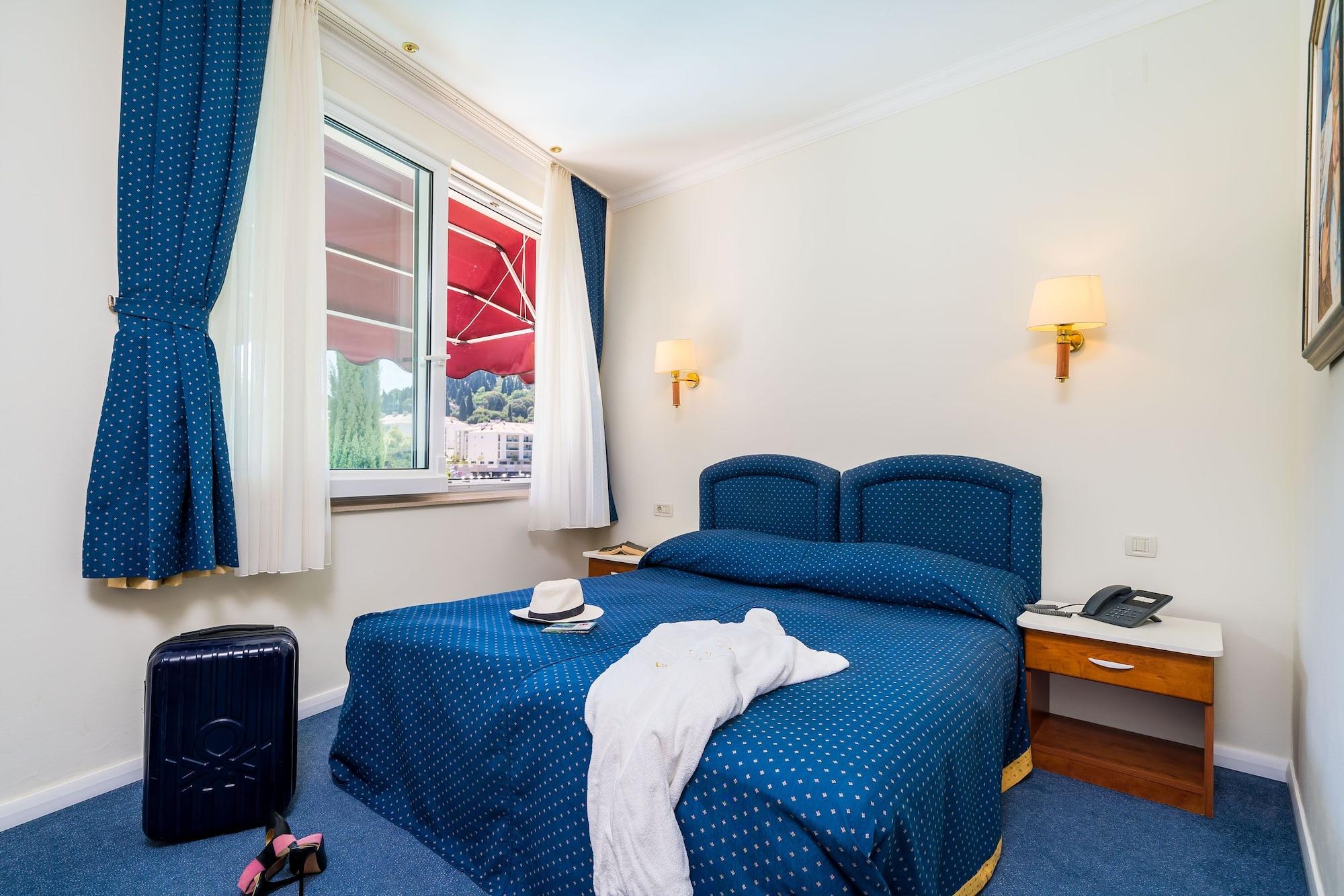 Boutique & Wolff Hotel